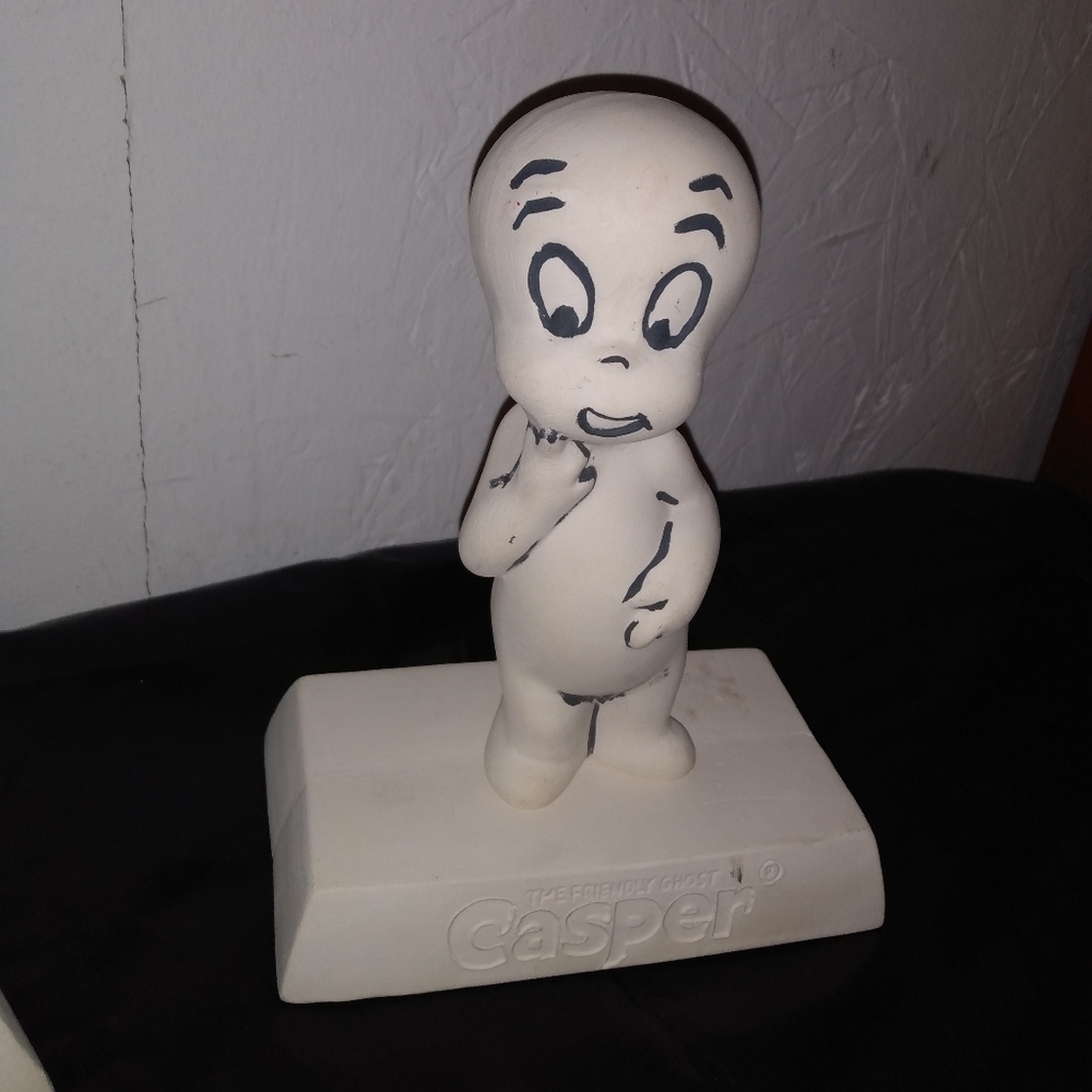 Casper the Friendly Ghost Figurines With Bases (2)